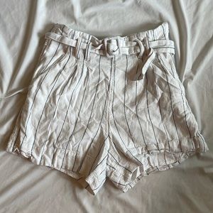 Abercrombie & Fitch high-wasted paper bag shorts